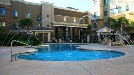 фото отеля Holiday Inn Express Hotel & Suites Phoenix-Glendale