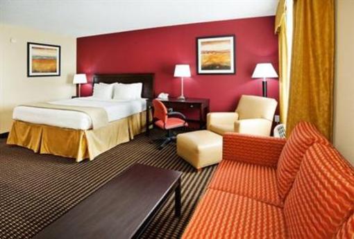 фото отеля Holiday Inn Express Charleston US 17 & I-526