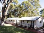 фото отеля Woodman Point Holiday Park Cabins Perth