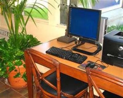 фото отеля BEST WESTERN Raffles Inn and Suites Anaheim