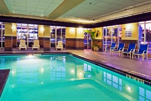 фото отеля Holiday Inn Express Hotel & Suites Columbia-Fort Jackson
