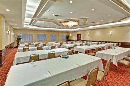 фото отеля Holiday Inn Montreal Midtown