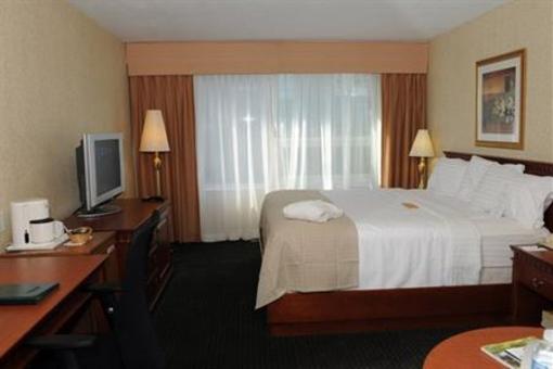 фото отеля Holiday Inn Montreal Midtown