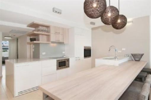 фото отеля Fairshore Beachfront Apartments Noosa