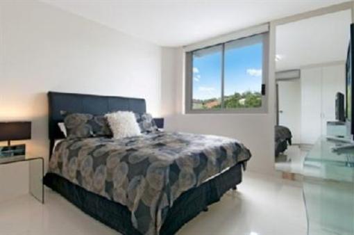 фото отеля Fairshore Beachfront Apartments Noosa