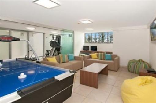 фото отеля Fairshore Beachfront Apartments Noosa