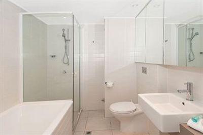 фото отеля Fairshore Beachfront Apartments Noosa