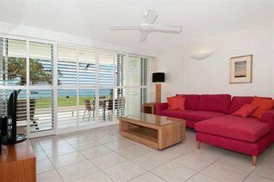 фото отеля Fairshore Beachfront Apartments Noosa
