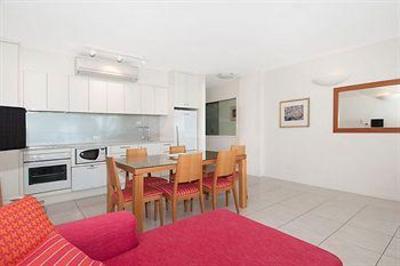 фото отеля Fairshore Beachfront Apartments Noosa