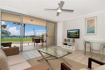 фото отеля Fairshore Beachfront Apartments Noosa