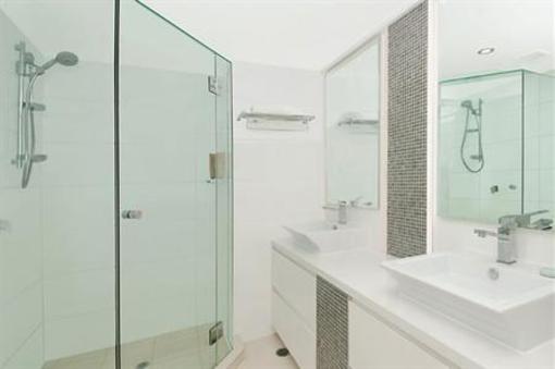 фото отеля Fairshore Beachfront Apartments Noosa