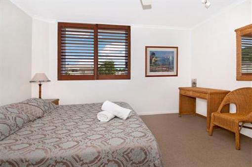фото отеля Fairshore Beachfront Apartments Noosa