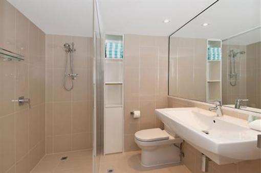 фото отеля Fairshore Beachfront Apartments Noosa