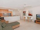 фото отеля Fairshore Beachfront Apartments Noosa