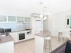 фото отеля Fairshore Beachfront Apartments Noosa