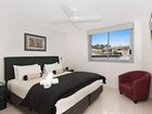 фото отеля Fairshore Beachfront Apartments Noosa