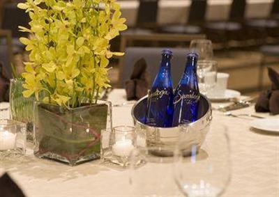 фото отеля The Saratoga Hilton