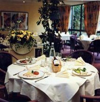 фото отеля Comfort Inn Rosny-sous-Bois
