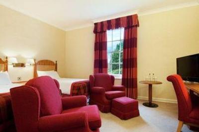 фото отеля Hilton Avisford Park