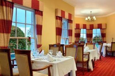 фото отеля Hilton Avisford Park