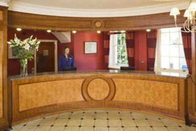 фото отеля Hilton Avisford Park
