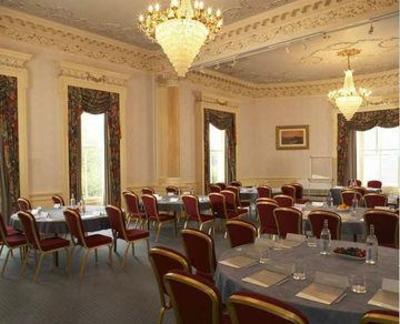 фото отеля Hilton Avisford Park