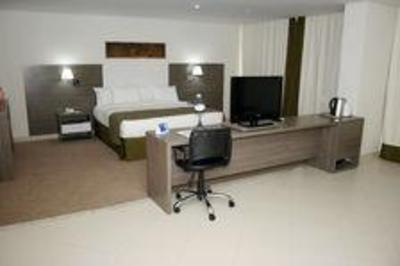 фото отеля Holiday Inn Express Cuiaba