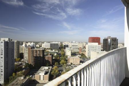 фото отеля Crowne Plaza Chateau Lacombe