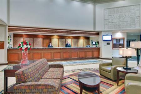 фото отеля Crowne Plaza Chateau Lacombe