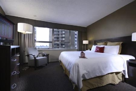 фото отеля Crowne Plaza Chateau Lacombe