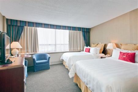 фото отеля Crowne Plaza Chateau Lacombe