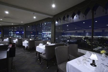 фото отеля Crowne Plaza Chateau Lacombe