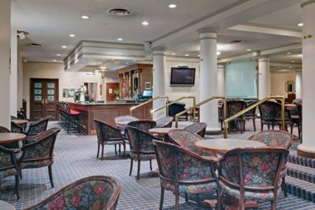 фото отеля Crowne Plaza Chateau Lacombe