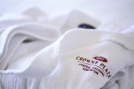 фото отеля Crowne Plaza Chateau Lacombe