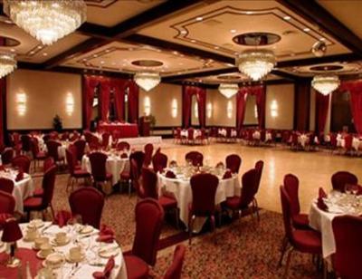 фото отеля Crowne Plaza Chateau Lacombe