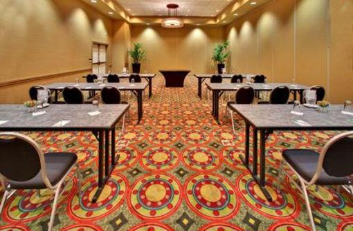 фото отеля Holiday Inn Hotel & Suites West Des Moines-Jordan Creek