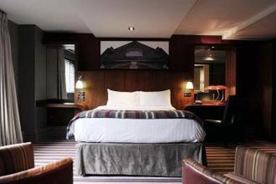 фото отеля Village Hotel Cheadle (Cheshire)