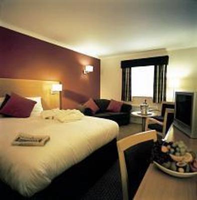 фото отеля Village Hotel Cheadle (Cheshire)