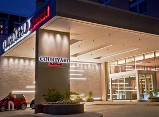 фото отеля Courtyard Chevy Chase