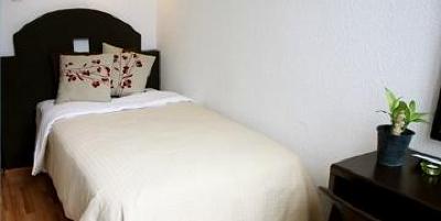 фото отеля Hi Hotel Impala Queretaro