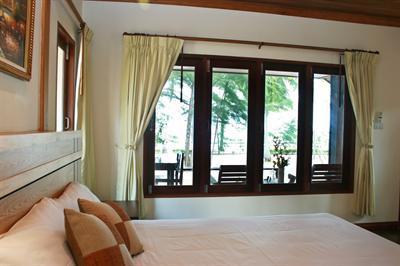 фото отеля Rocky Point Resort Prachuap Khiri Khan