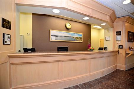 фото отеля BEST WESTERN Lakeside Inn