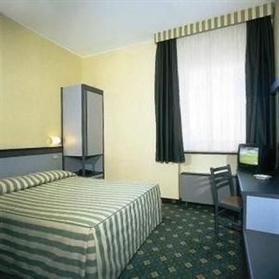 фото отеля Embassy Park Hotel Pero