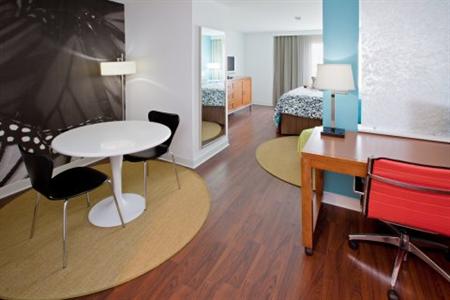 фото отеля Hotel Indigo Fishers - Indy's Uptown