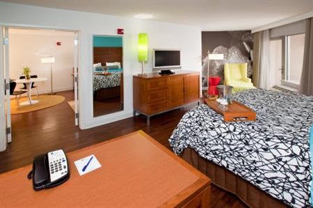 фото отеля Hotel Indigo Fishers - Indy's Uptown
