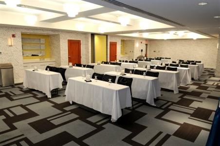 фото отеля Hotel Indigo Fishers - Indy's Uptown