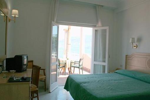 фото отеля Hotel Admiral Sorrento