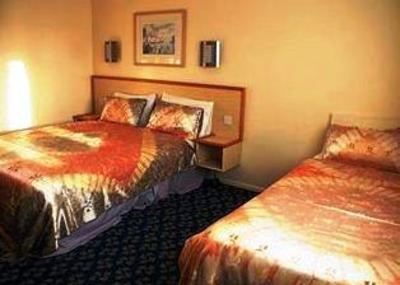 фото отеля Travel Plaza Hotel Desborough