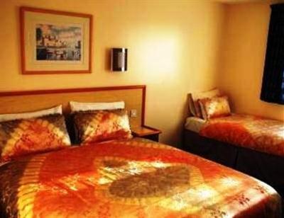 фото отеля Travel Plaza Hotel Desborough