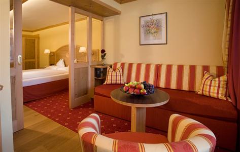 фото отеля Hotel Neue Post Mayrhofen